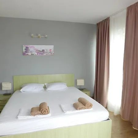 Sunrise アパート *